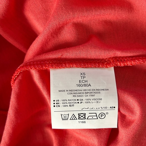 Two XS Old Navy Sleeveless Tops NWT - Picture 5 of 9